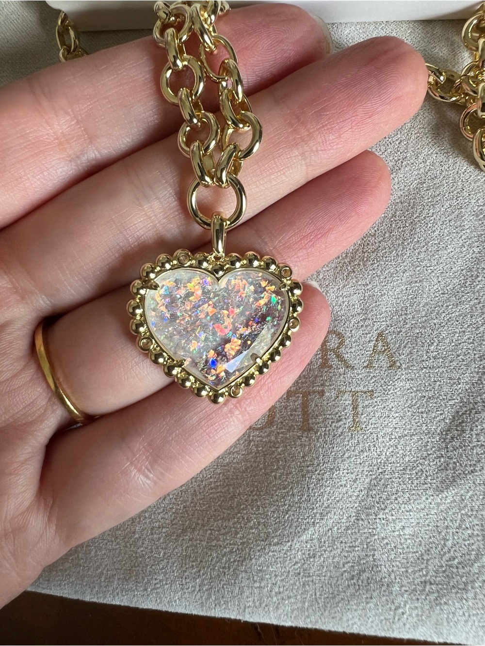 Kendra Scott Anna Framed Gold Heart Necklace with Iridescent White Opalite - Picture 5 of 8